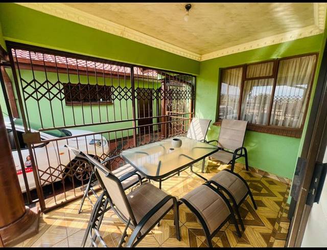 3 BEDROOM HOUSE FOR SALE IN MABOPANE UNIT X